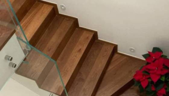 Posa parquet su scale a Potenza